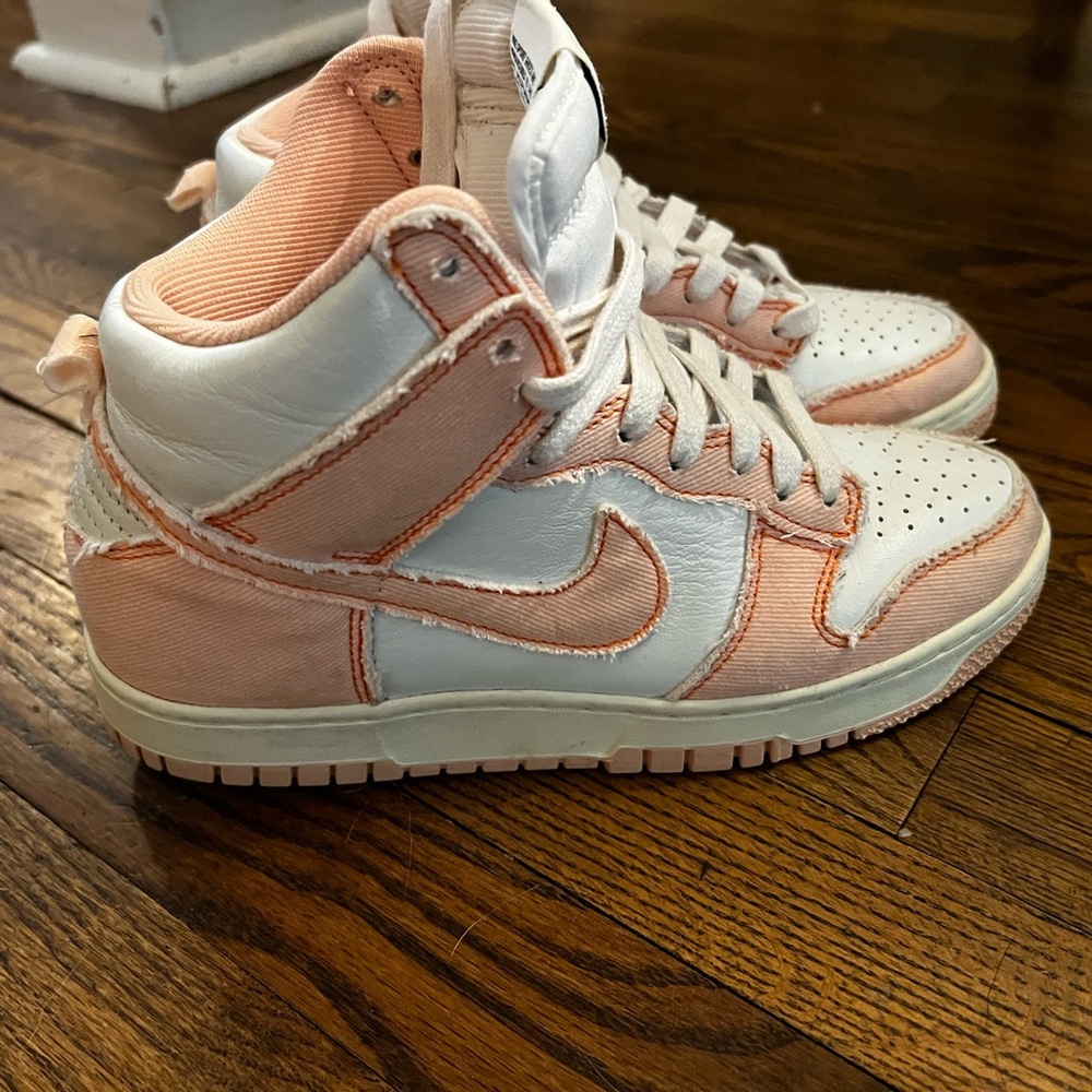 Nike Women's Dunk High 1985 'Arctic Orange' Size 7.5
